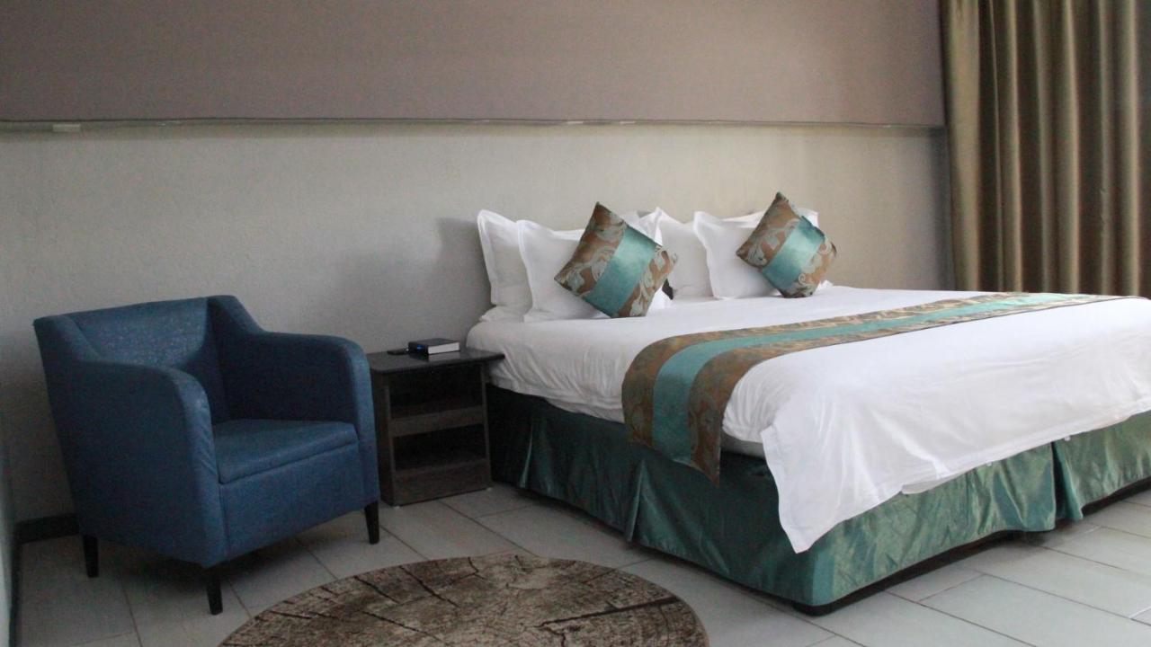 Urban Bliss Hotel Kabwe Экстерьер фото