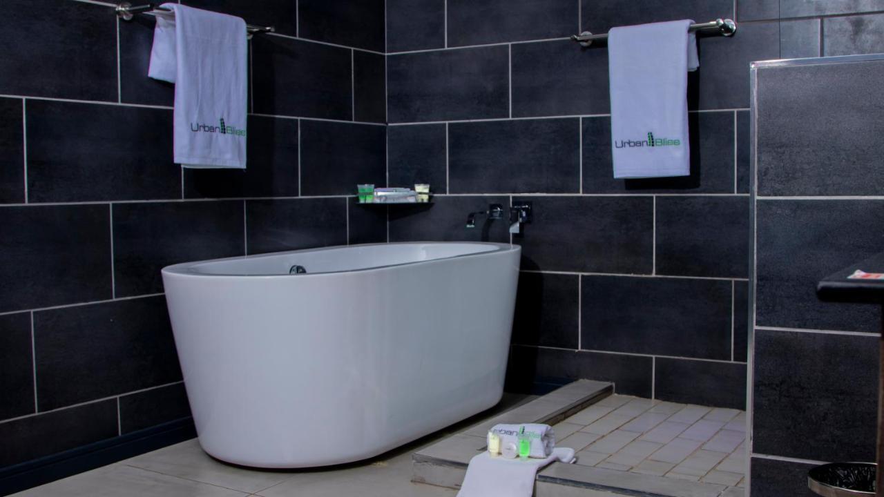 Urban Bliss Hotel Kabwe Экстерьер фото