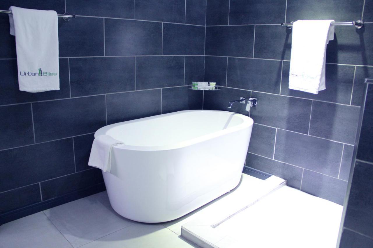 Urban Bliss Hotel Kabwe Экстерьер фото